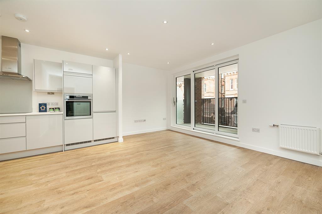 Pellerin Road, Dalston, London, N16 2 bed apartment - £1,900 pcm (£438 pw)
