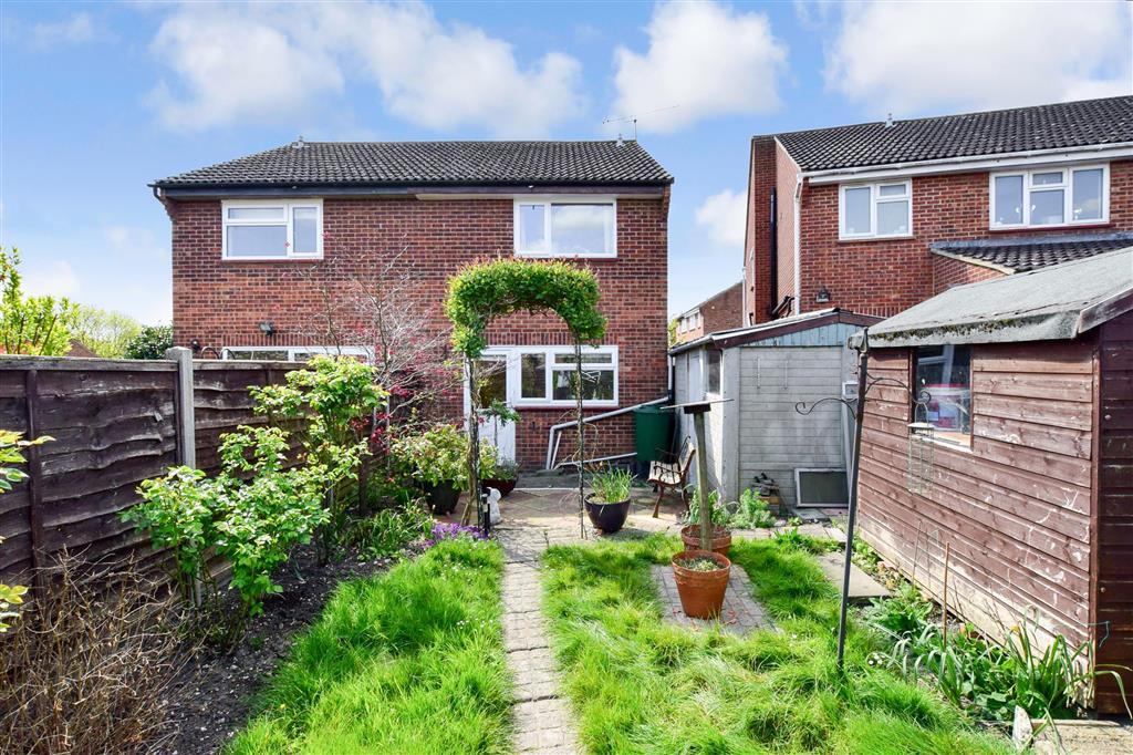 Midsummer Road, Snodland, Kent 2 bed semidetached house £280,000
