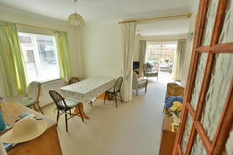 3 Sheppards Field, Wimborne, BH21 1PX