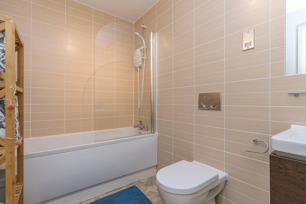 En Suite Bathroom