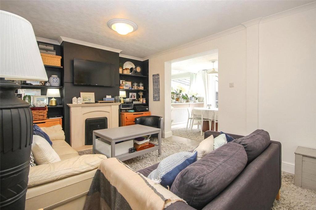 Harvey Road, London Colney, St. Albans 3 bed terraced house £500,000