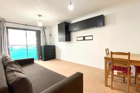 2 bedroom apartment to rent, Quadrant Court, Jubilee Square, Reading, Berkshire, RG1