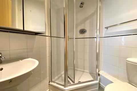2 bedroom apartment to rent, Quadrant Court, Jubilee Square, Reading, Berkshire, RG1