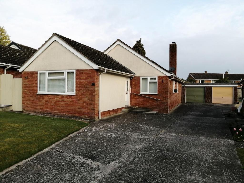 Three Elms Road, Three Elms, Hereford, HR4 3 bed detached bungalow £