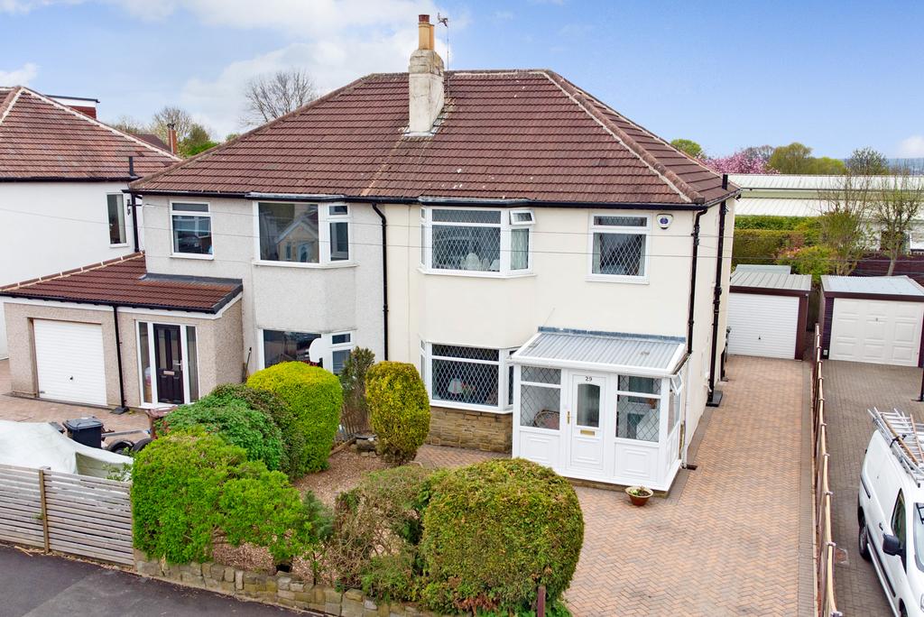 Ringwood Drive, Leeds, LS14 3 bed semidetached house £275,000