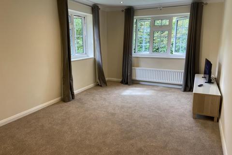 2 bedroom flat to rent, Three Bridges, Pound Hill, Crawley