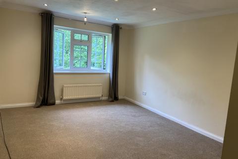 2 bedroom flat to rent, Three Bridges, Pound Hill, Crawley