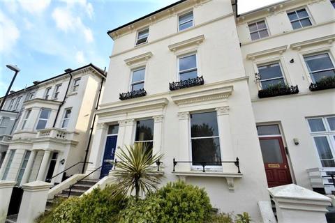 1 bedroom flat to rent, Upperton Gardens, Eastbourne BN21