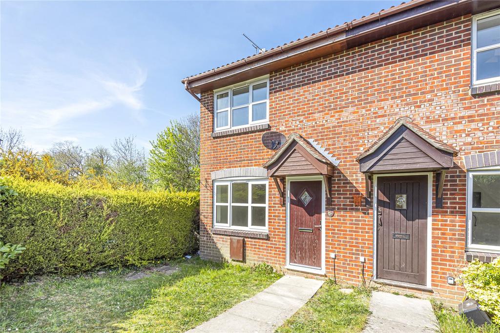 Provene Gardens, Waltham Chase... 2 bed end of terrace house £230,000