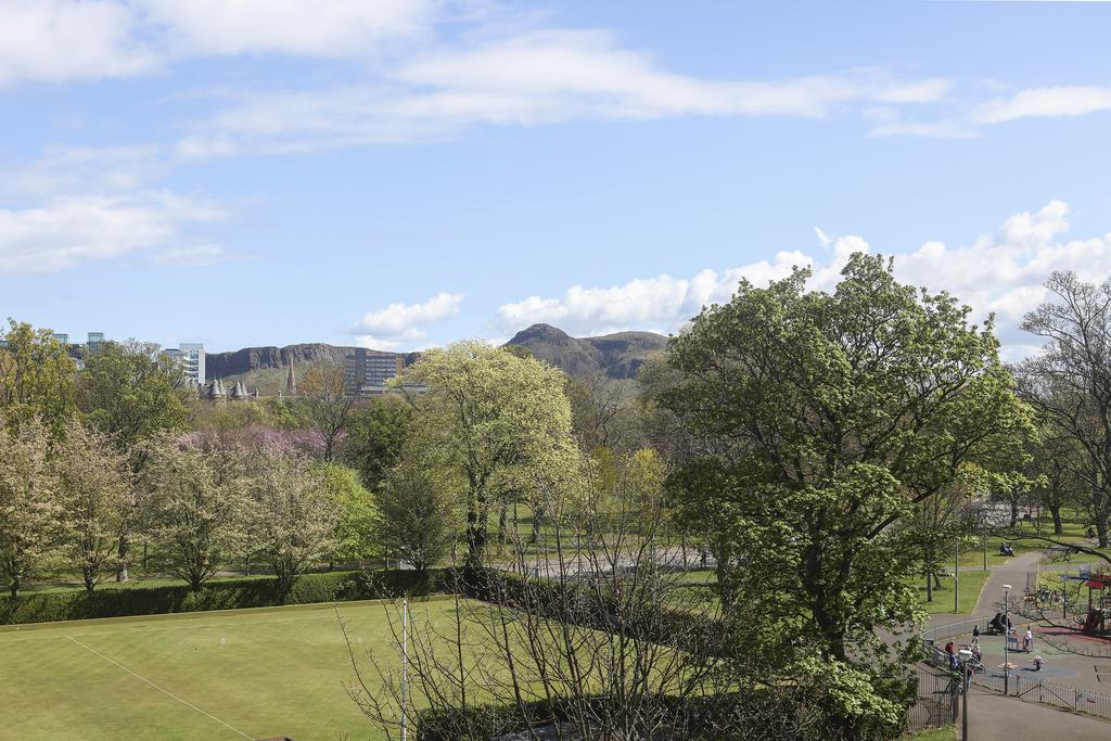 15/4 Leven Terrace, Bruntsfield Links, Edinburgh, EH3 9LW 4 bed flat