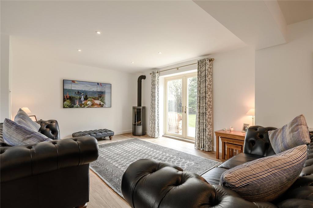 Family room 2