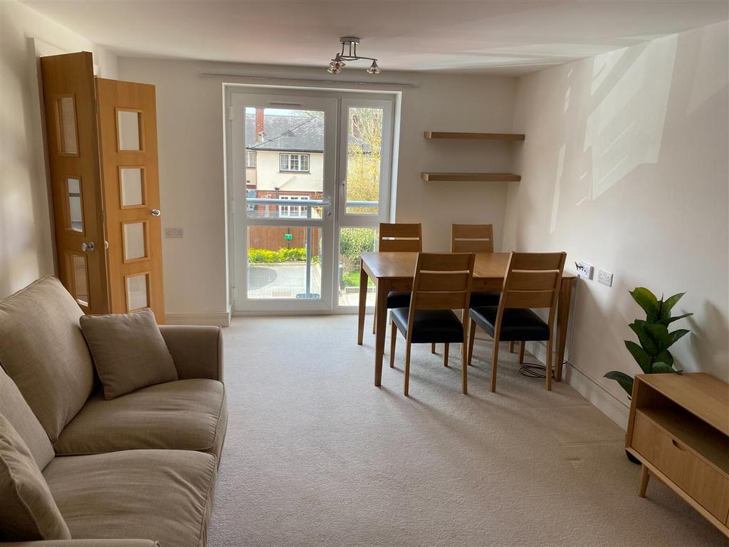 Lounge / dining room