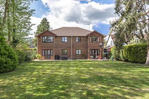 Flat 4, 41 Kennel Ride, Ascot, SL5 7NS