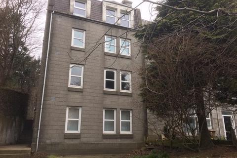 2 bedroom flat to rent, Kings Crescent, Aberdeen AB24