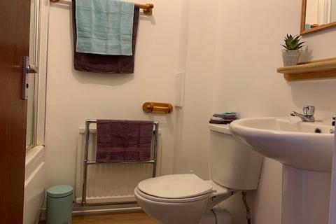 2 bedroom flat to rent, Kings Crescent, Aberdeen AB24