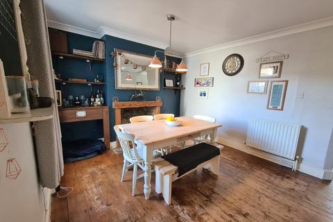 44 Warren Road, Folkestone, CT19 6DL