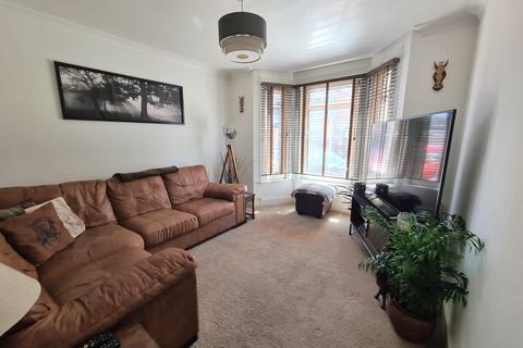 44 Warren Road, Folkestone, CT19 6DL