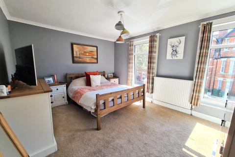 44 Warren Road, Folkestone, CT19 6DL