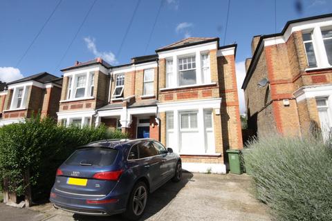 2 bedroom flat to rent, Carholme Road, SE23