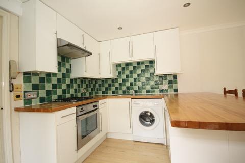 2 bedroom flat to rent, Carholme Road, SE23