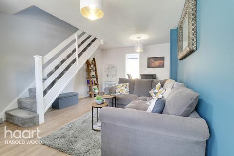 51 Copperfields Way, Romford, RM3 0XE