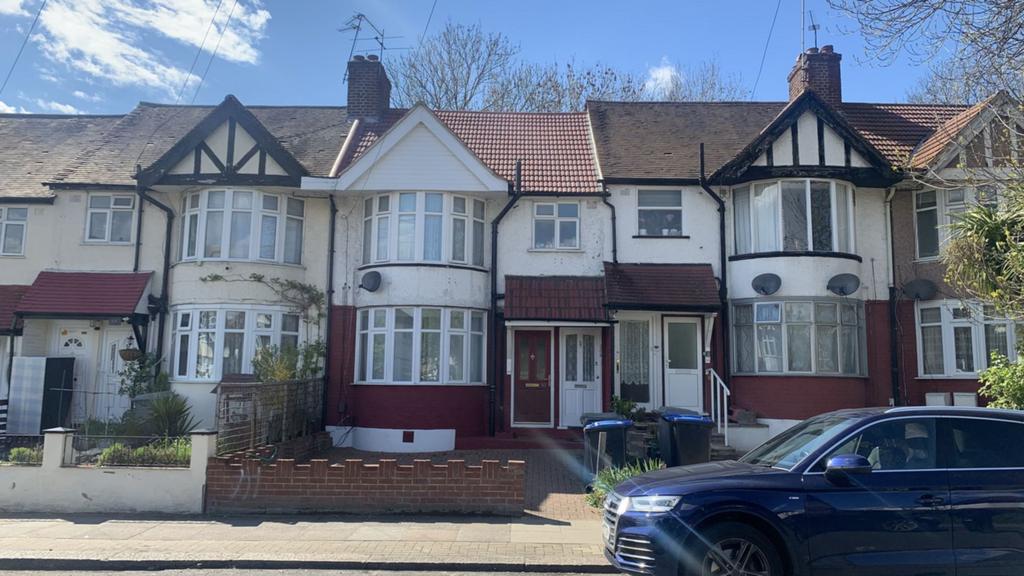 Braemar Avenue, Neasden, NW10 2 bed flat £339,000