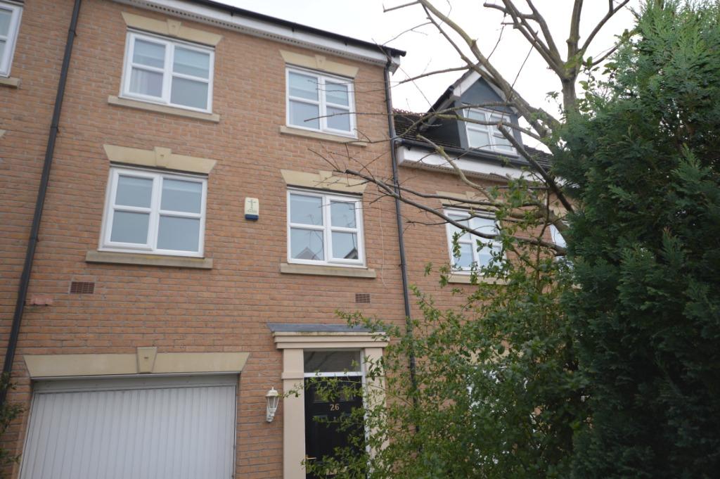 Malt Kiln Way, Sandbach, CW11 3 bed semidetached house £825 pcm (£
