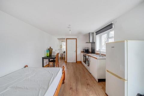 Studio to rent, Cowley Road,  Oxford,  OX4