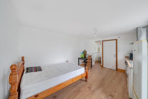 Studio to rent, Cowley Road,  Oxford,  OX4