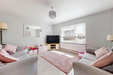 1 Abbots Field, Gravesend, DA12 5JA
