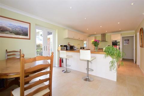 7 Barclay Close, Fetcham, Leatherhead, KT22 9SY