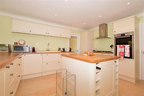 7 Barclay Close, Fetcham, Leatherhead, KT22 9SY