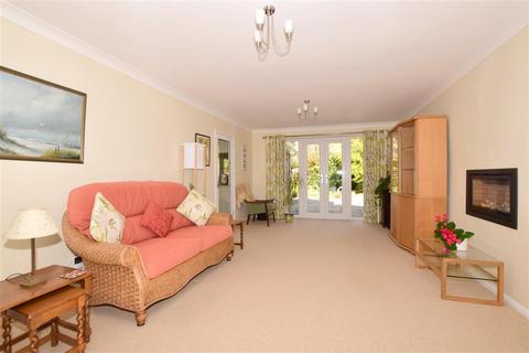 7 Barclay Close, Fetcham, Leatherhead, KT22 9SY