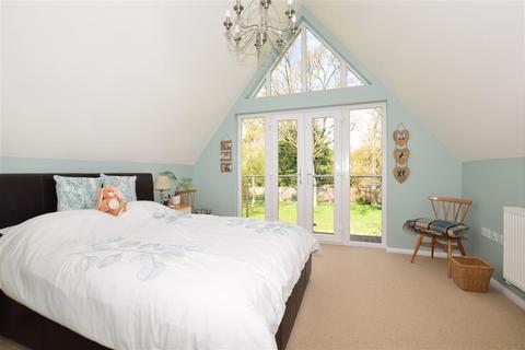 7 Barclay Close, Fetcham, Leatherhead, KT22 9SY