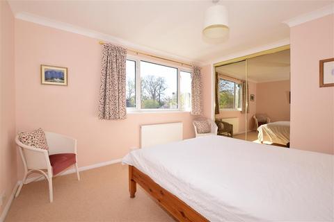 7 Barclay Close, Fetcham, Leatherhead, KT22 9SY