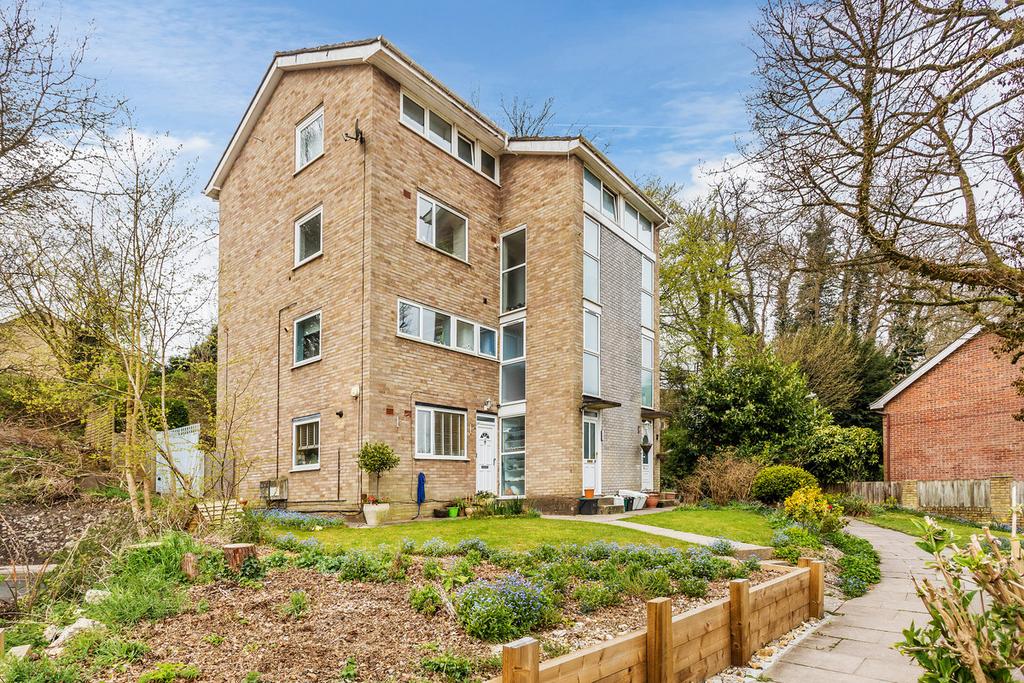 St. Mary's Green, Biggin Hill, TN16 3 bed £300,000