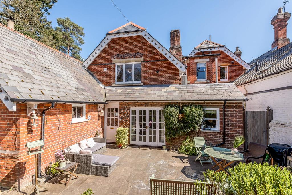 Brockenhurst Road, Ascot, Berkshire, SL5 4 bed semidetached house £