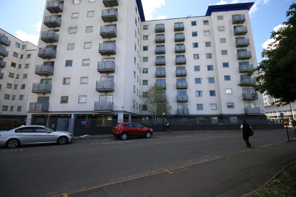 Renaissance Court, Prince Regent Road, HOUNSLOW, Greater London, TW3 2