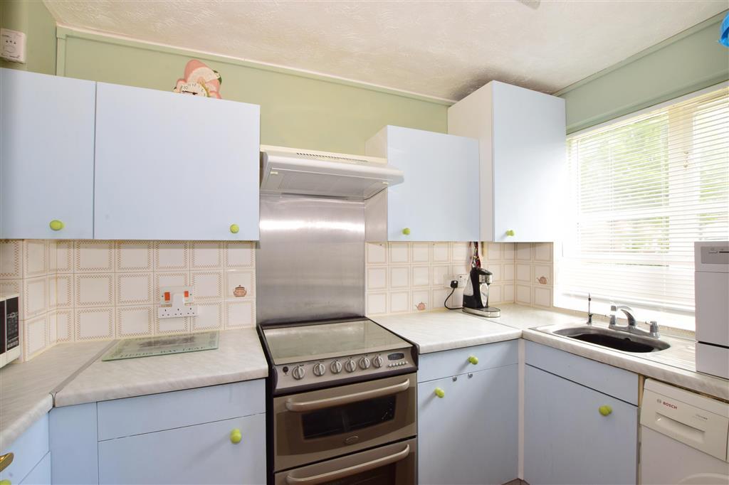 Templeton Close, Portsmouth, Hampshire 2 bed terraced house £220,000
