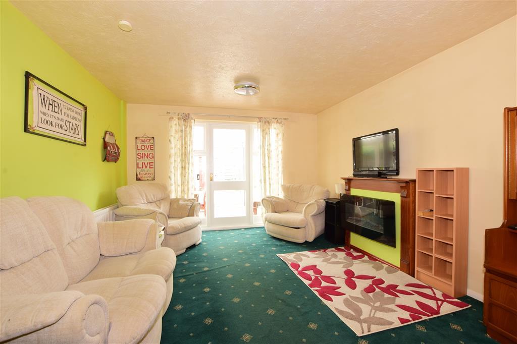 Templeton Close, Portsmouth, Hampshire 2 bed terraced house £220,000