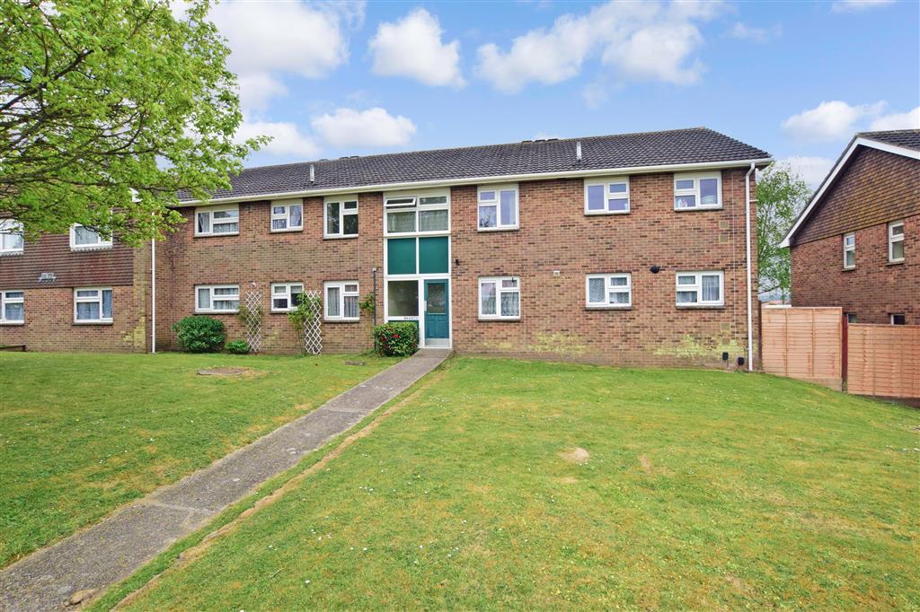 Staplers Road, Newport, Isle of Wight 2 bed flat £130,000