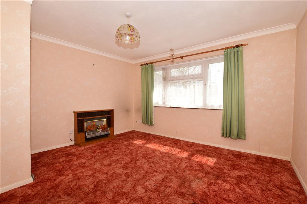 Staplers Road, Newport, Isle of Wight 2 bed flat £130,000