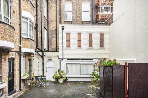 9a Brunswick Mews, London, W1H 7FB