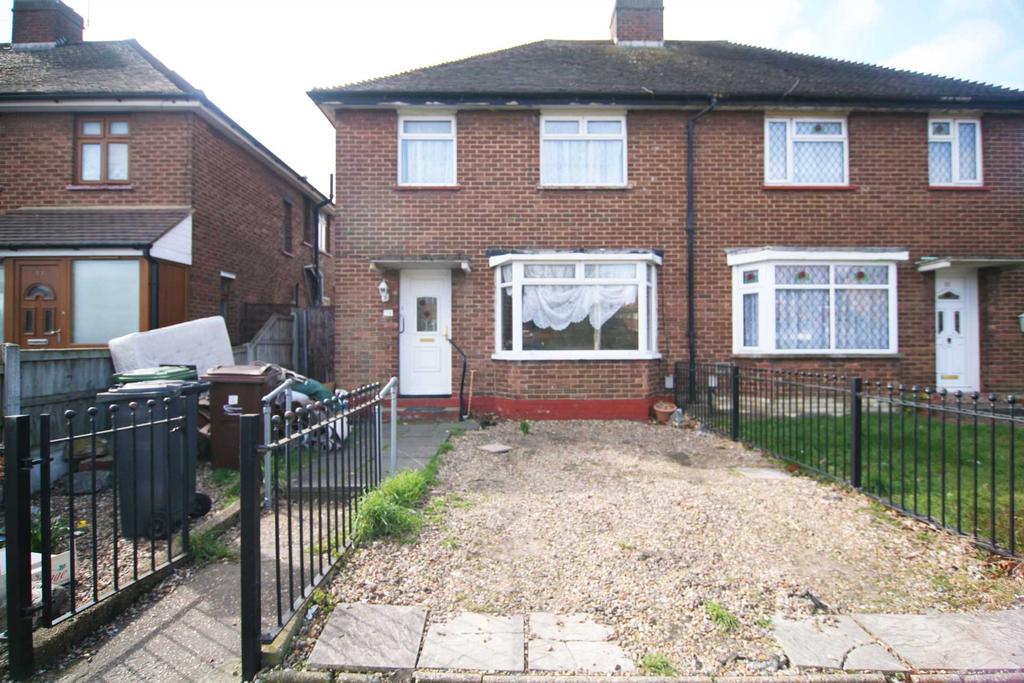 Rose Lane, Marks Gate, RM6 3 bed semidetached house £1,400 pcm (£323 pw)