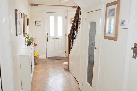 44 Castle Avenue, Epsom, KT17 2PQ