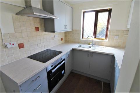 2 bedroom semi-detached house to rent, Munnings Close, Ipswich, IP3