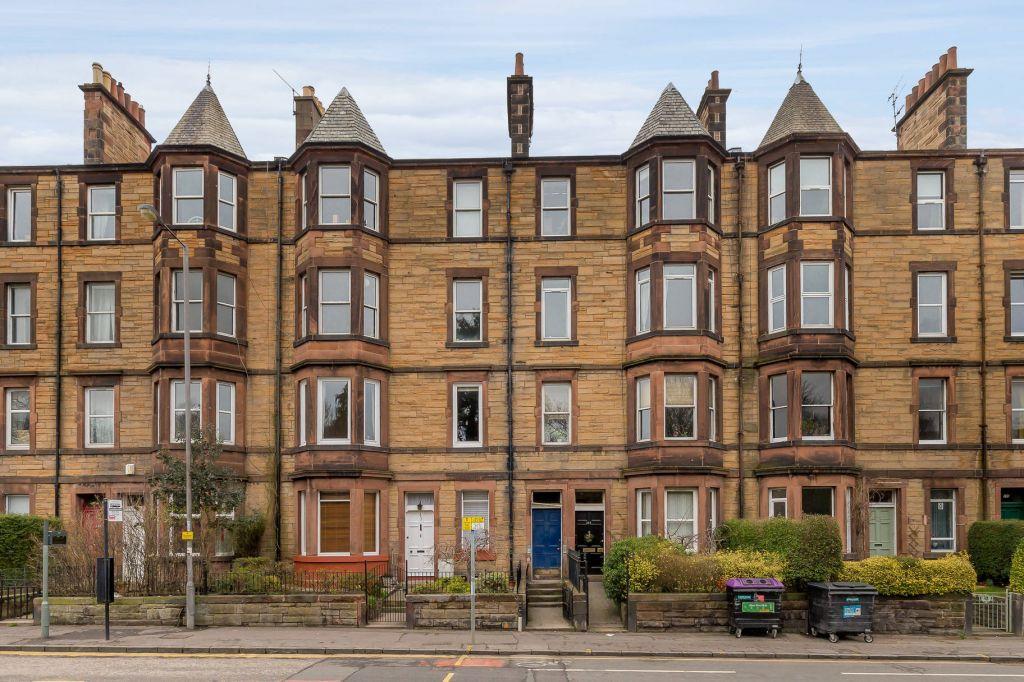 Dalkeith Road, Newington, Edinburgh... 3 bed flat £1,500 pcm (£346 pw)