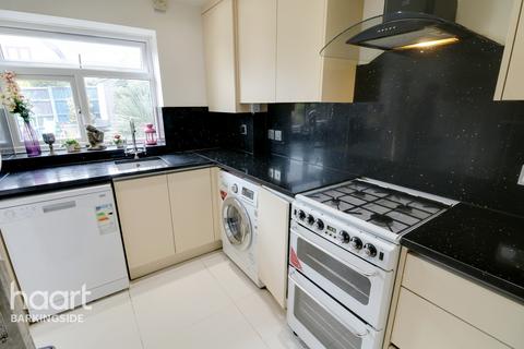 3 Trafford Close, Ilford, IG6 3DQ