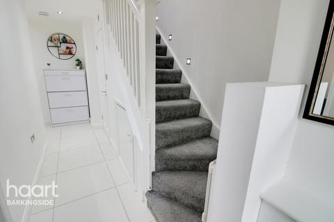 3 Trafford Close, Ilford, IG6 3DQ