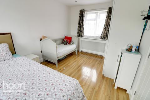 3 Trafford Close, Ilford, IG6 3DQ